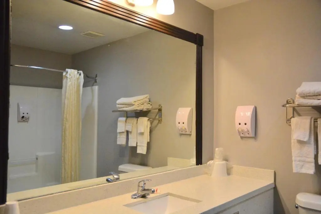 Blue Bay Inn and Suites