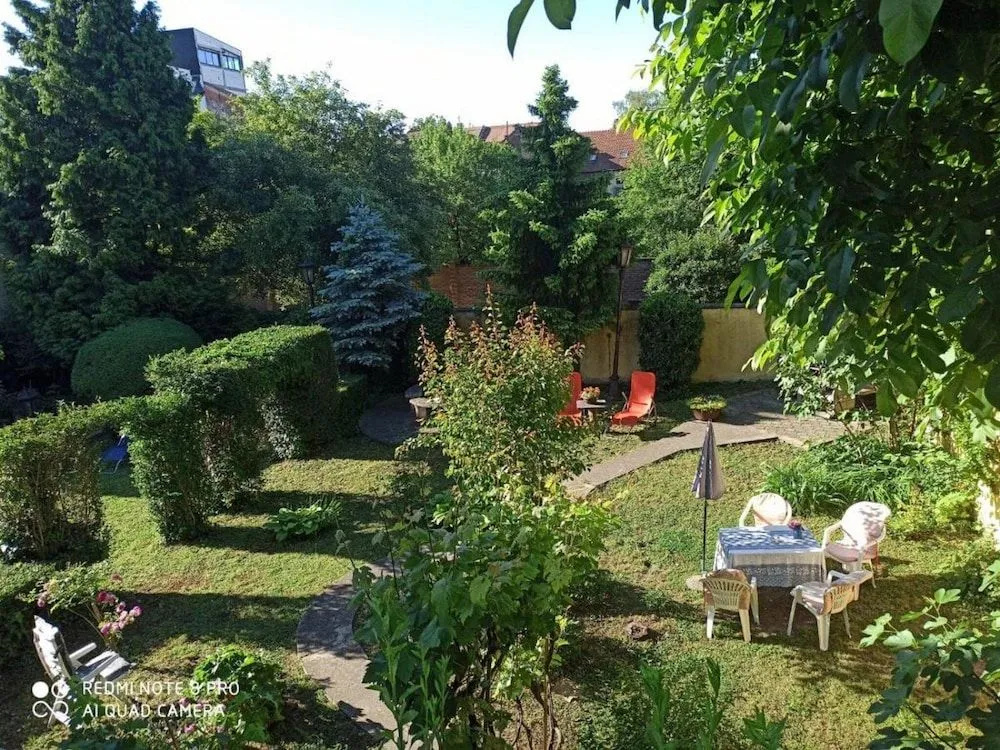 Apartment Cocic Garden