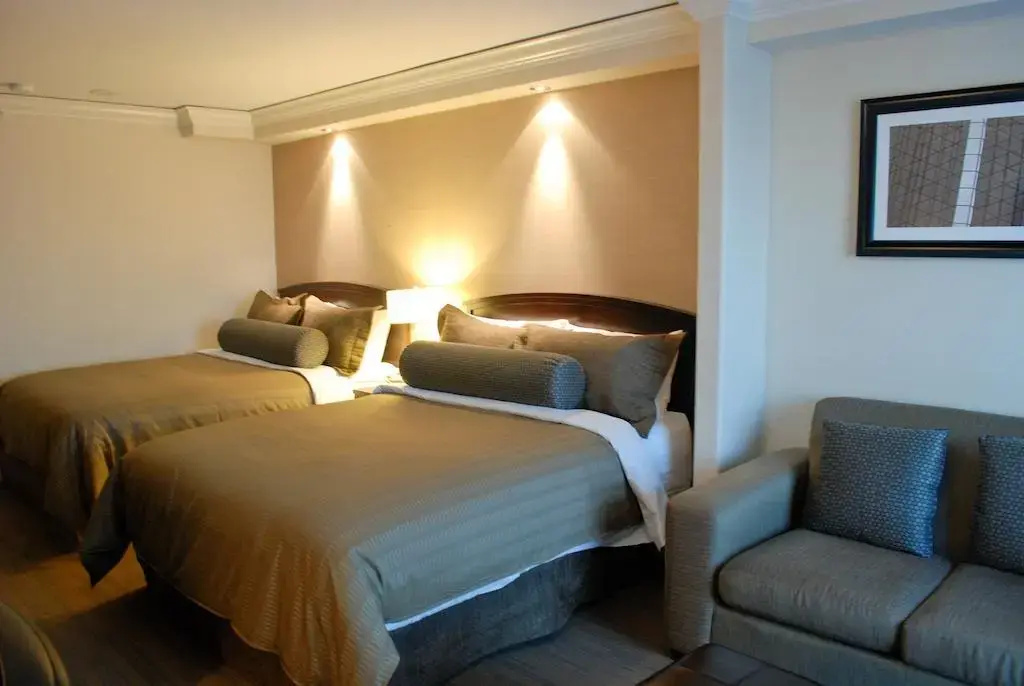 Sandman Signature Toronto Airport Hotel