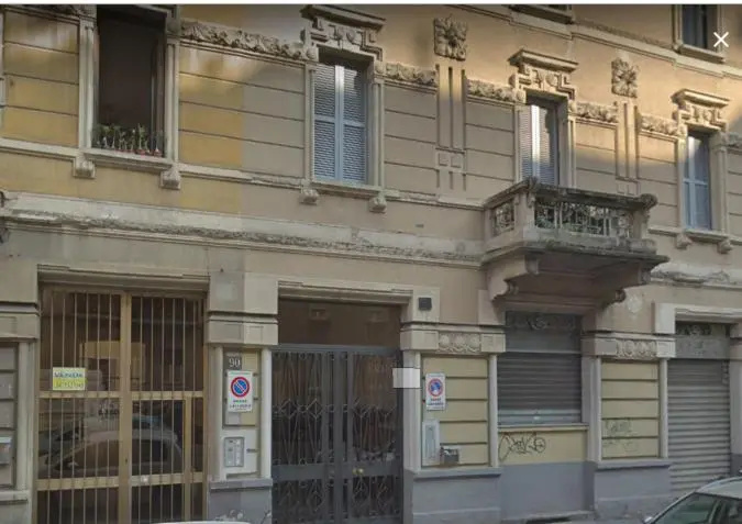 ? Cozy flat in front of Stazione Centrale ?