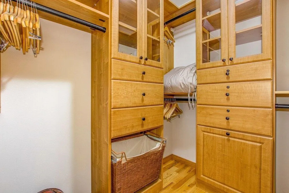 Luxury Rocky Mountain River Retreat - 3 Br Townhouse