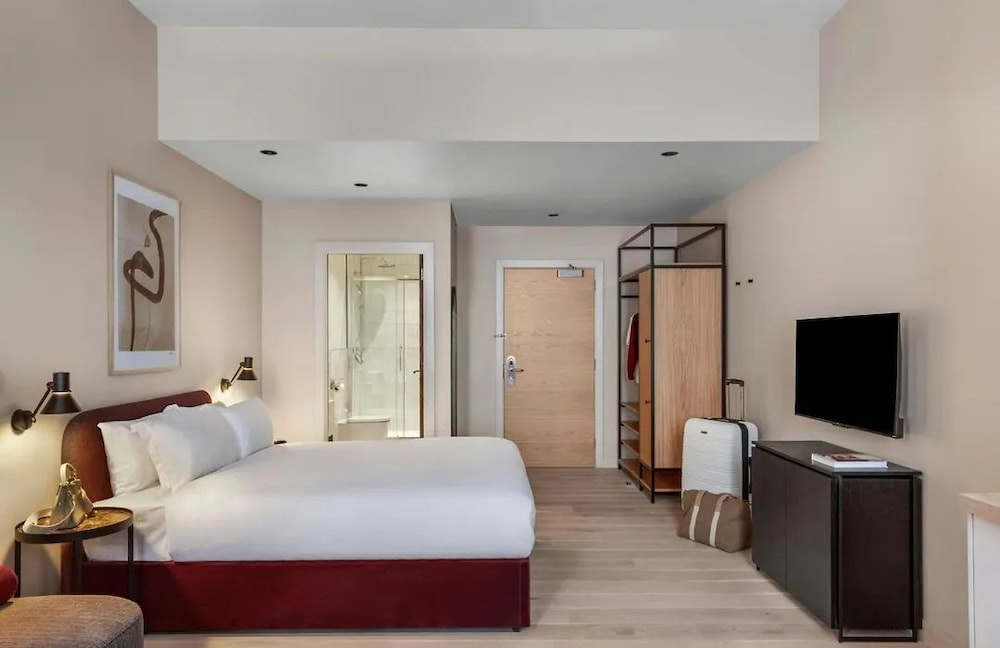 VCity Suites at The Teacher