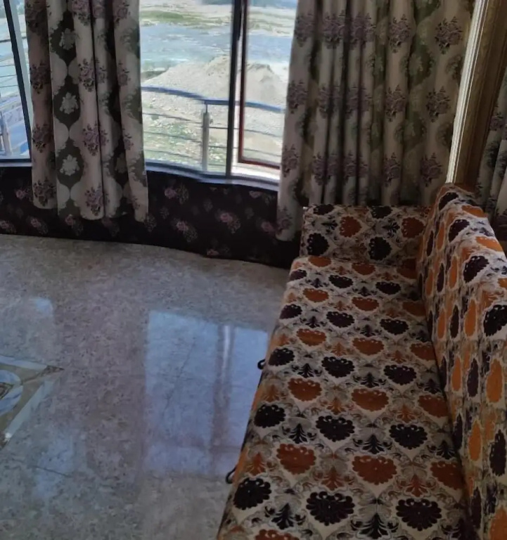 River Breeze Hotel