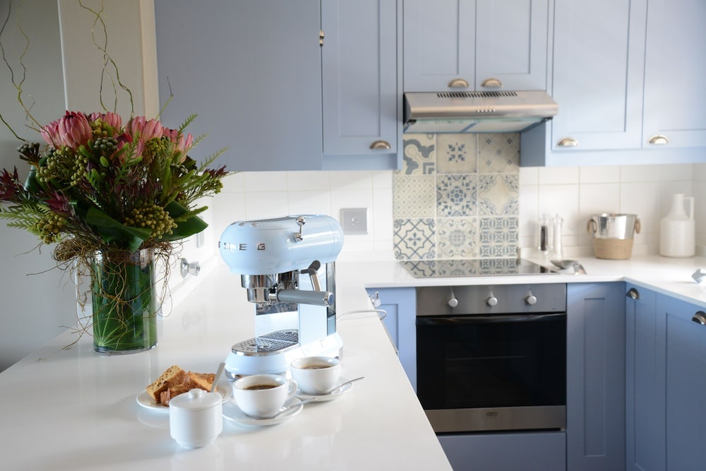 dk villas 1 Harbour View Hout Bay