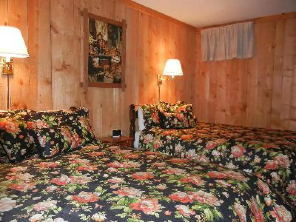 Homestead Lodging