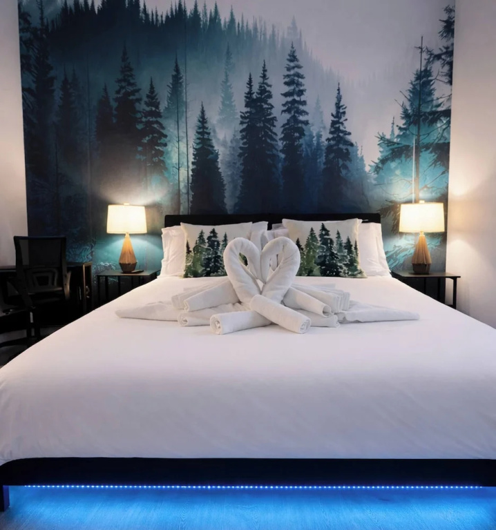 Resort 1BR Oasis Pool Spa Gym Reno Getaway