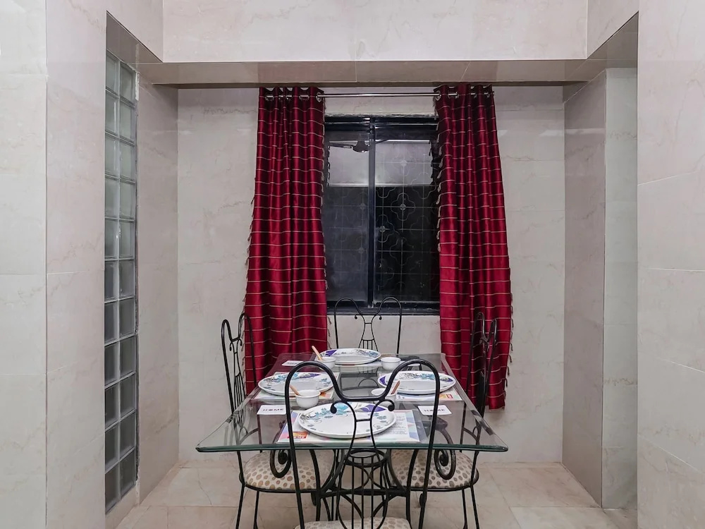 OYO 23069 Home Grand 4BHK Lonavala