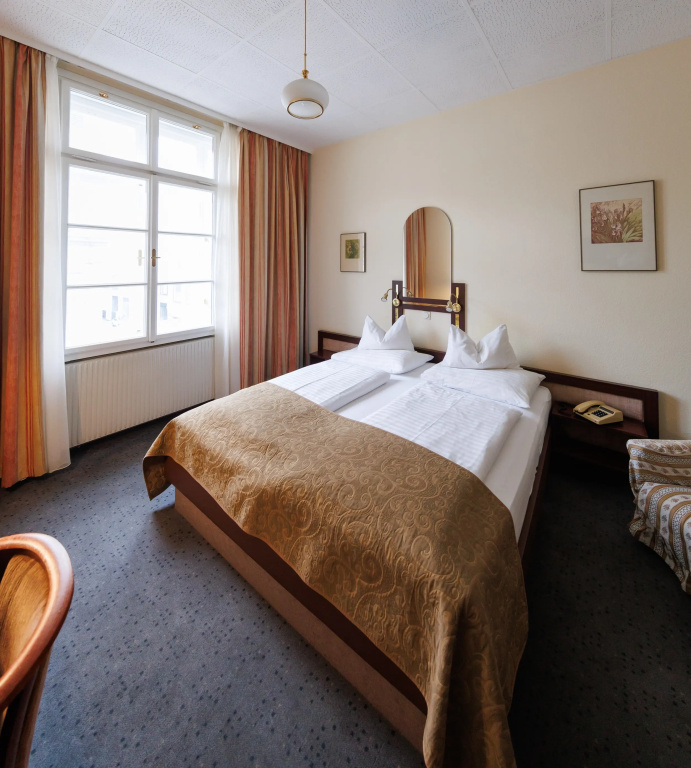 Continental Hotel-Pension