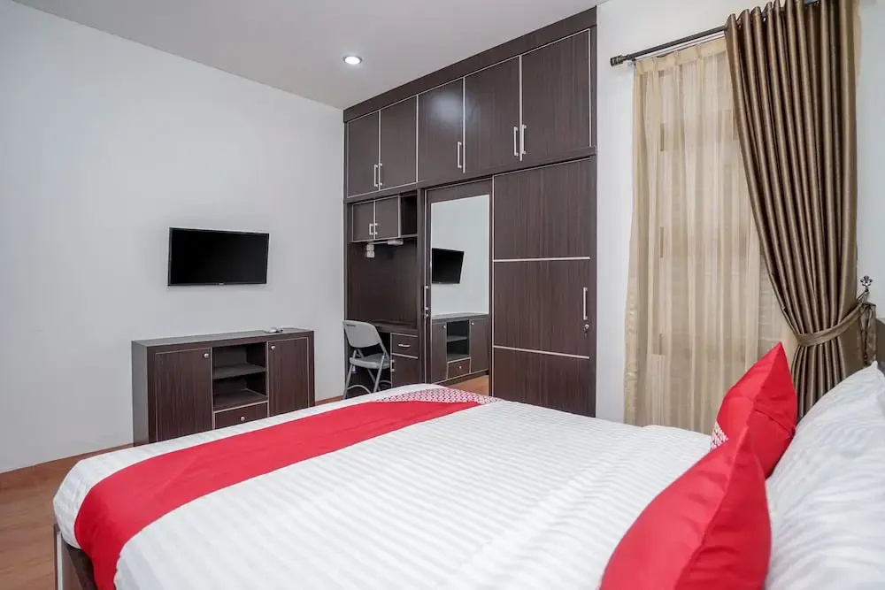 Oyo 932 Griya Mas Residence Syariah