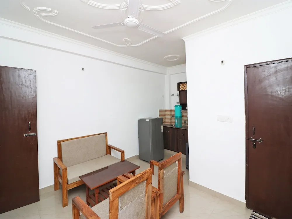 OYO 14058 Home Cozy 1BHK Cottage Bhimtal Haldwani Road