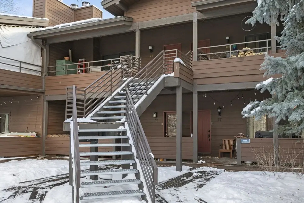 26 Par6 Townhomes 2 Bedroom Townhouse by RedAwning