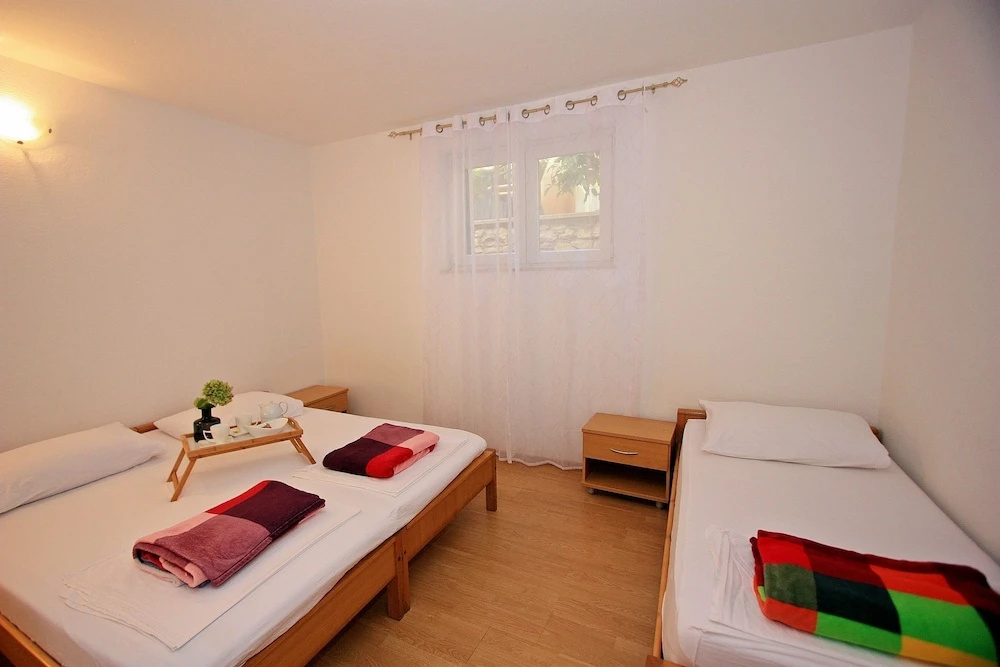 Apartments Jakšić - Žile