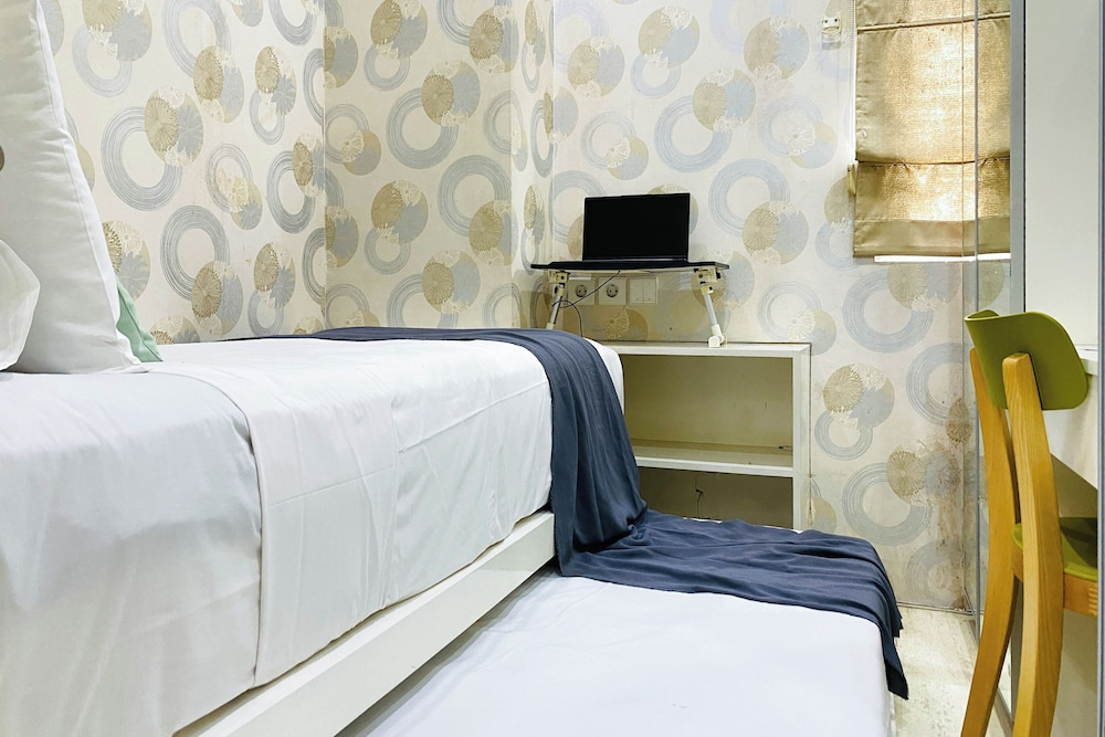 Vibrant Look 2Br At Apartment Green Pramuka City