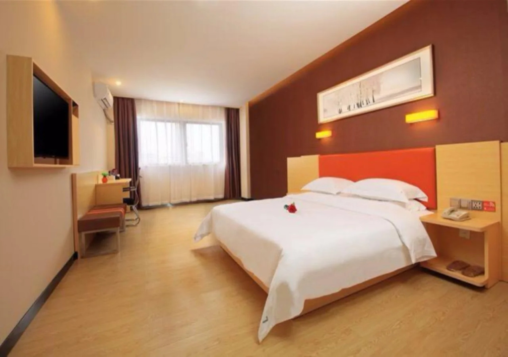 7 Days Premium Shenzhen Pinghu Railway Station7 Days Premium Shenzhen Pinghu Railway Station