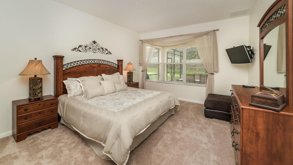 2678 Manesty Lane