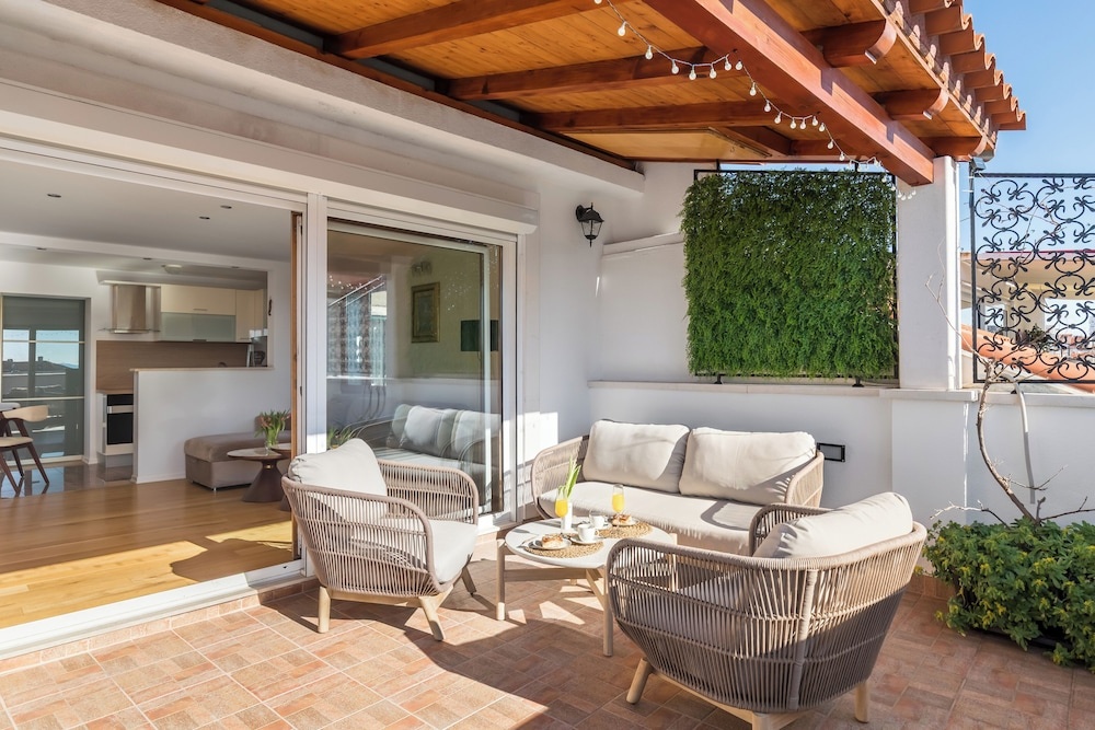 Luxury Apartment Matkovic