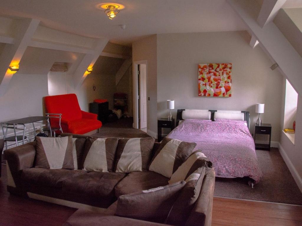 A Stunning Private Suite In A Beautiful Heritage Mansion