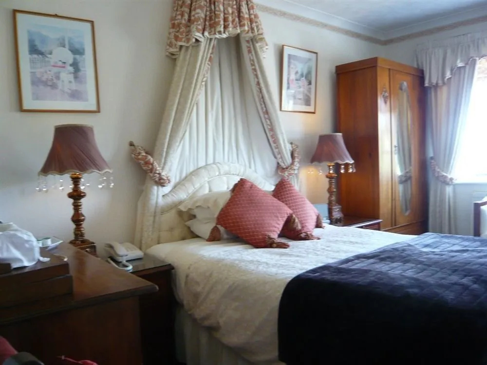 Meryan House Hotel