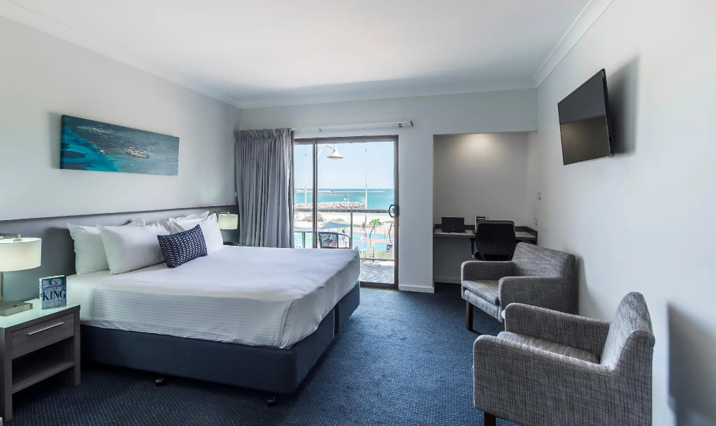 Ocean Centre Hotel