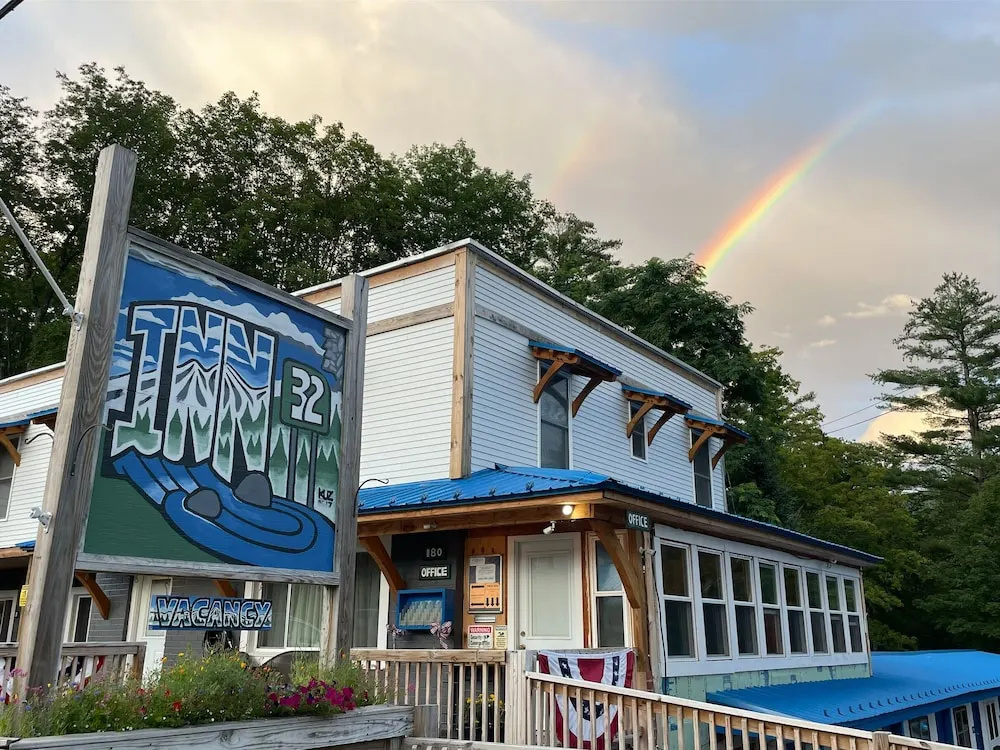 Inn 32