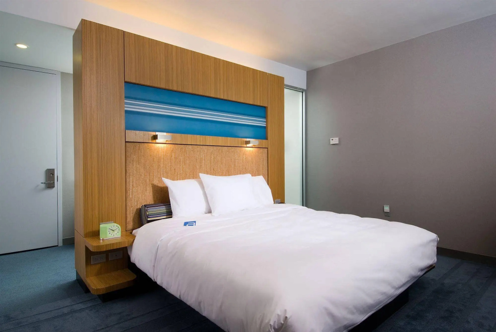 Aloft Portland Airport Hotel at Cascade Station