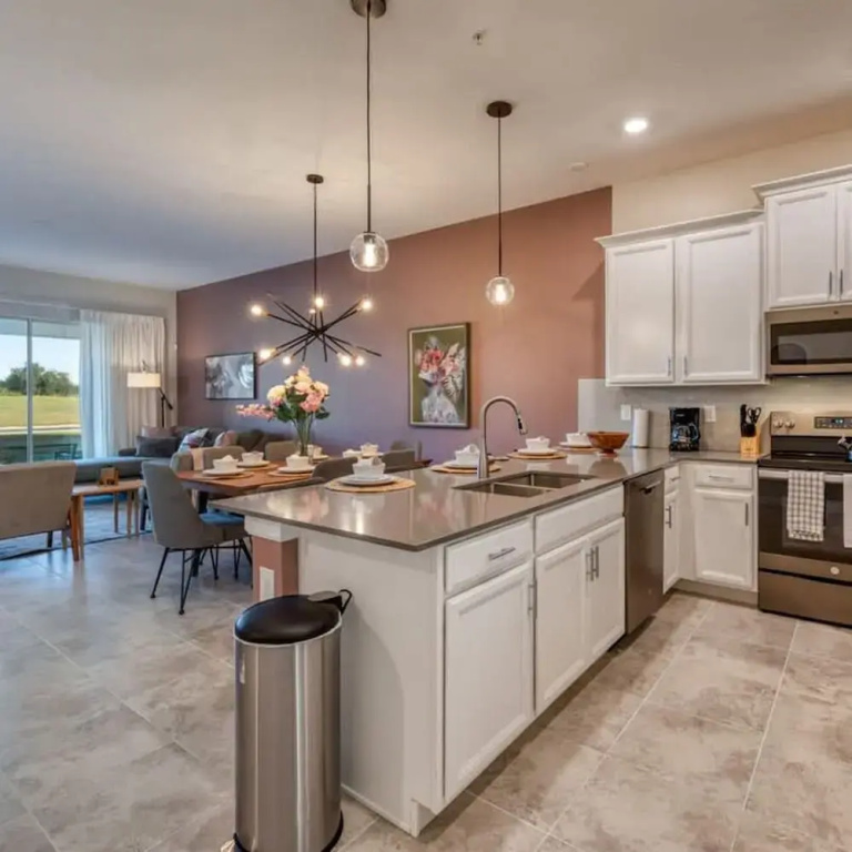 Modern 2BR Condo w Mickey Room - Family Perfection