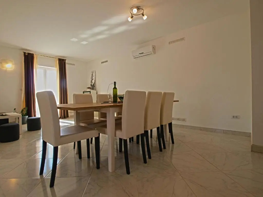 House Andrej 1372