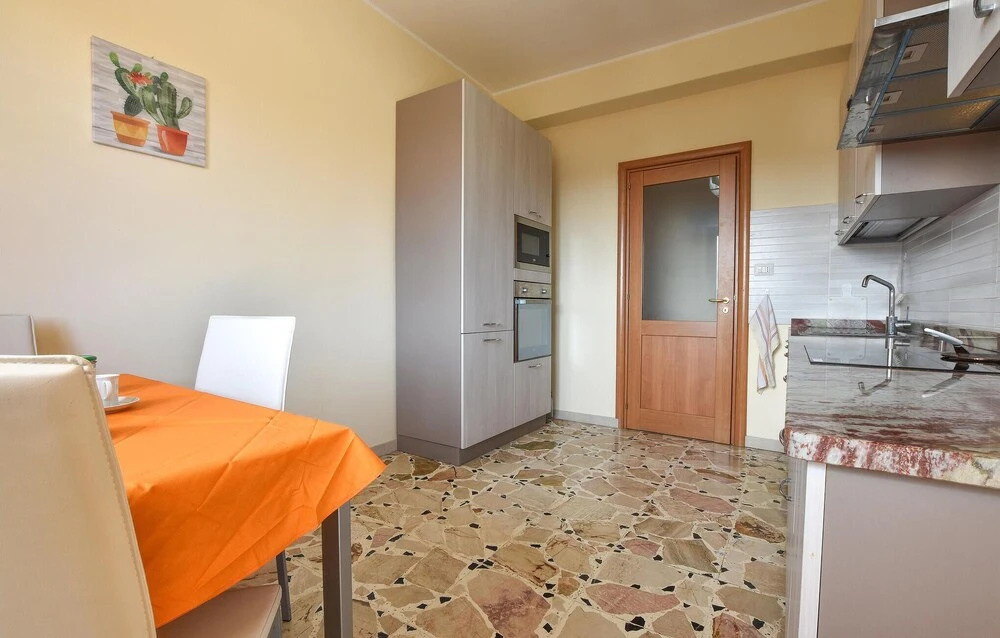 Stunning Apartment in Giarre With Wifi and 2 Bedrooms