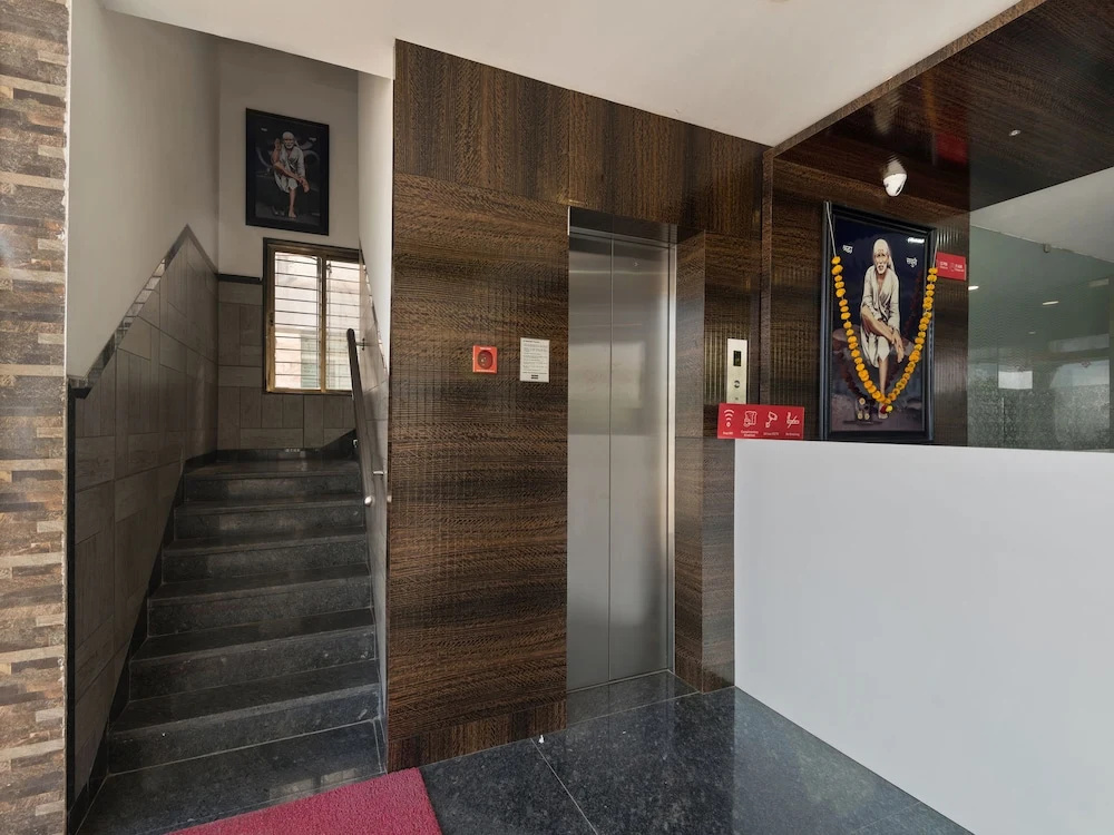 OYO 19196 Shree Sai Niladri Residency