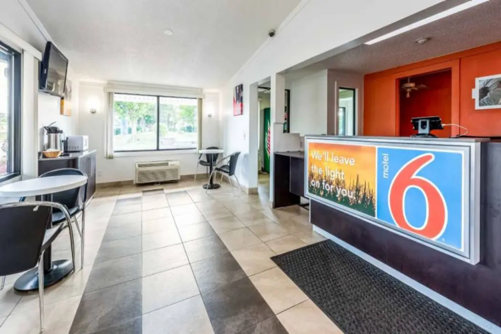 Motel 6-Mansfield, OH