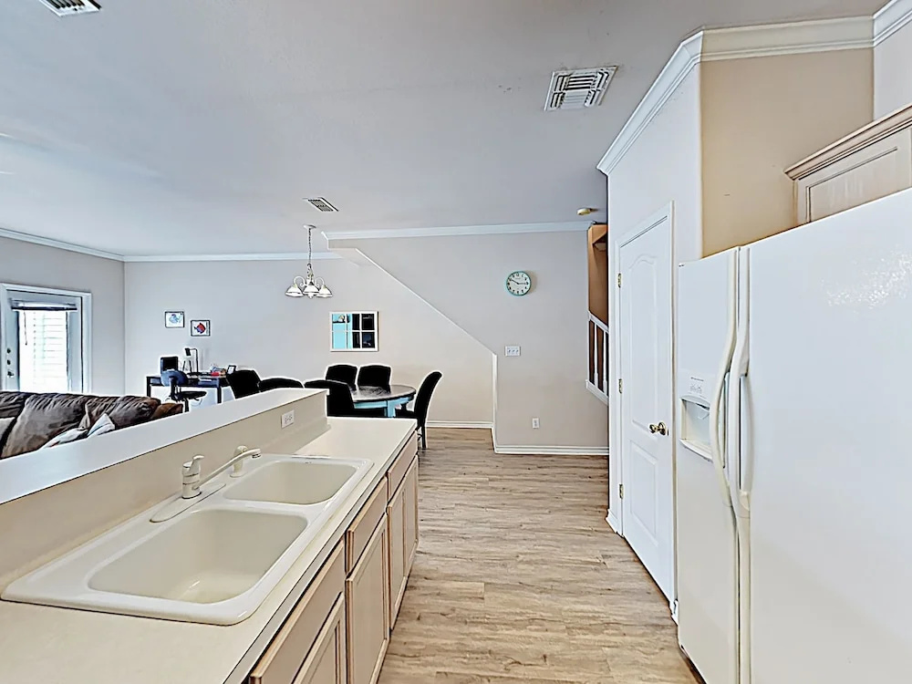 15102 Leeward Dr Townhouse Unit 703