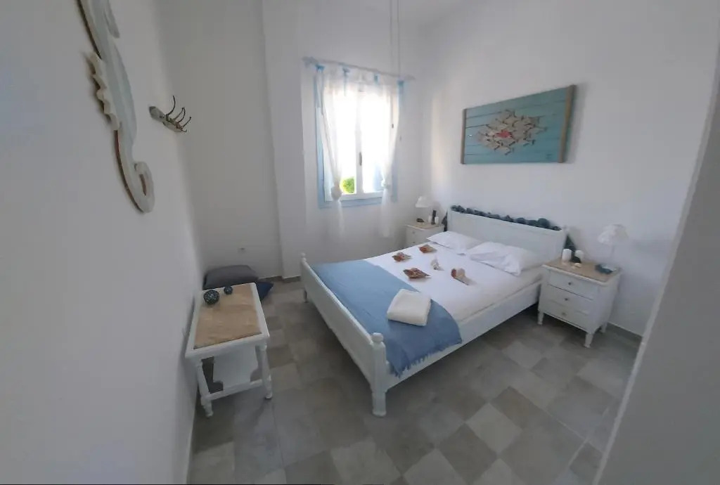 Symi . VILLA CALME (Sur la Mer).