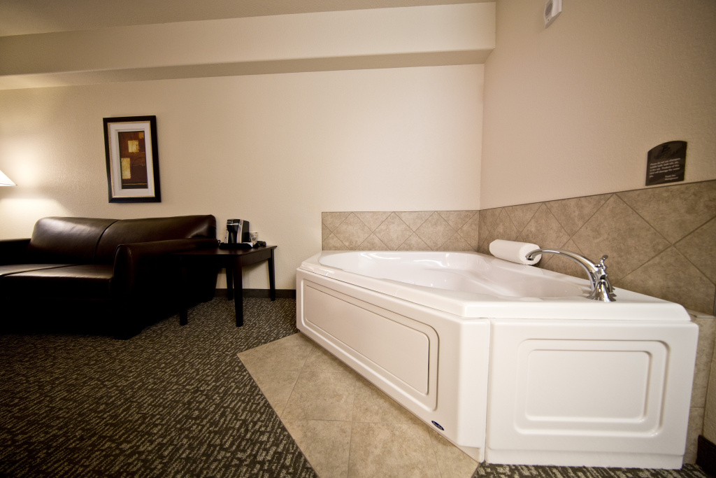 Cobblestone Inn & Suites - Manchester