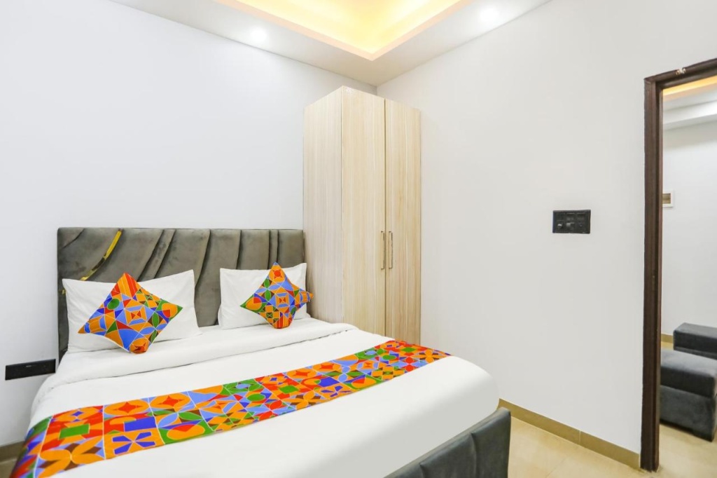 FabHotel Rasa Arcade