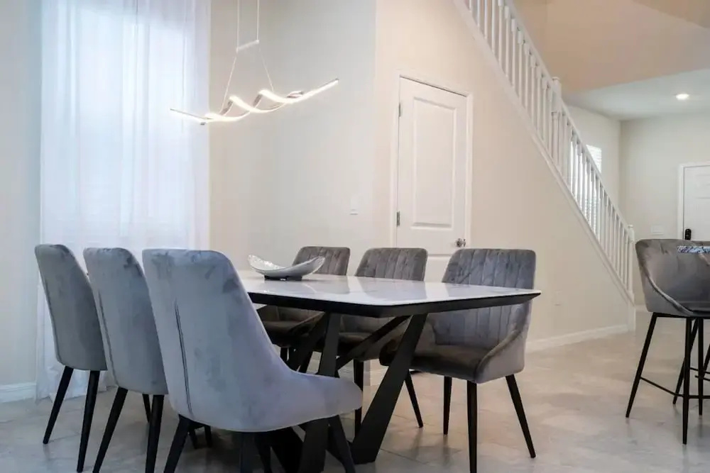 4466 Create Memories in This Cozy 7BR Home With Loved Ones