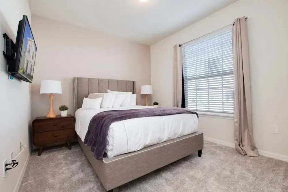 Beautiful 5 Bed Pool Home At Resort- No Resort Fee 5 Bedroom Townhouse