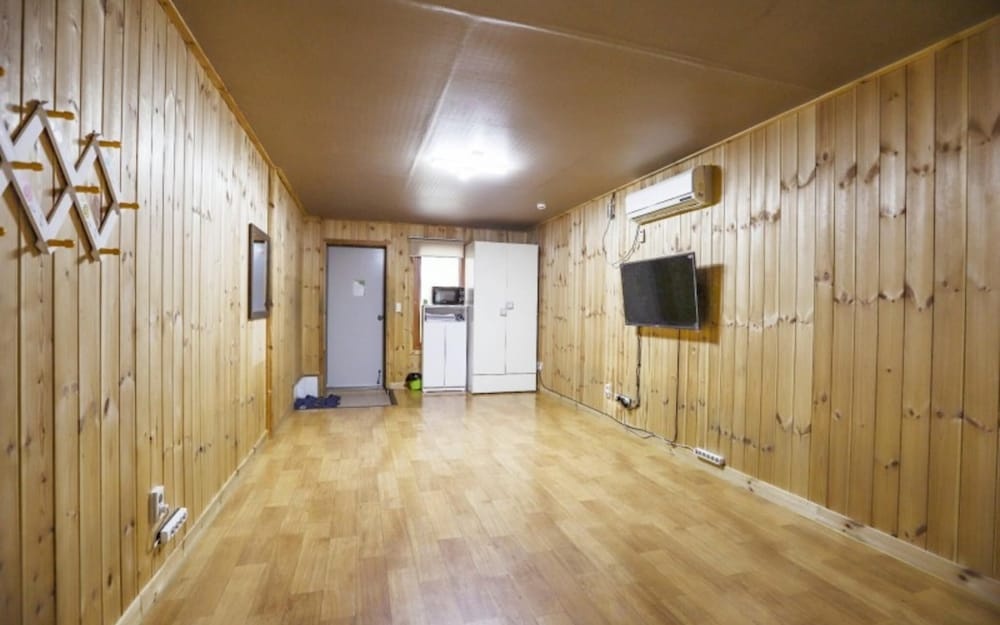 Cheongpyeonggyegok Bangju Pension