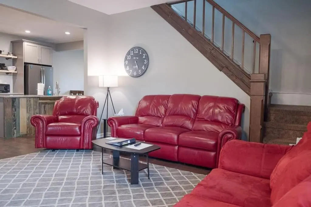 New 4 Bedroom House for Downtown Travelers!!!