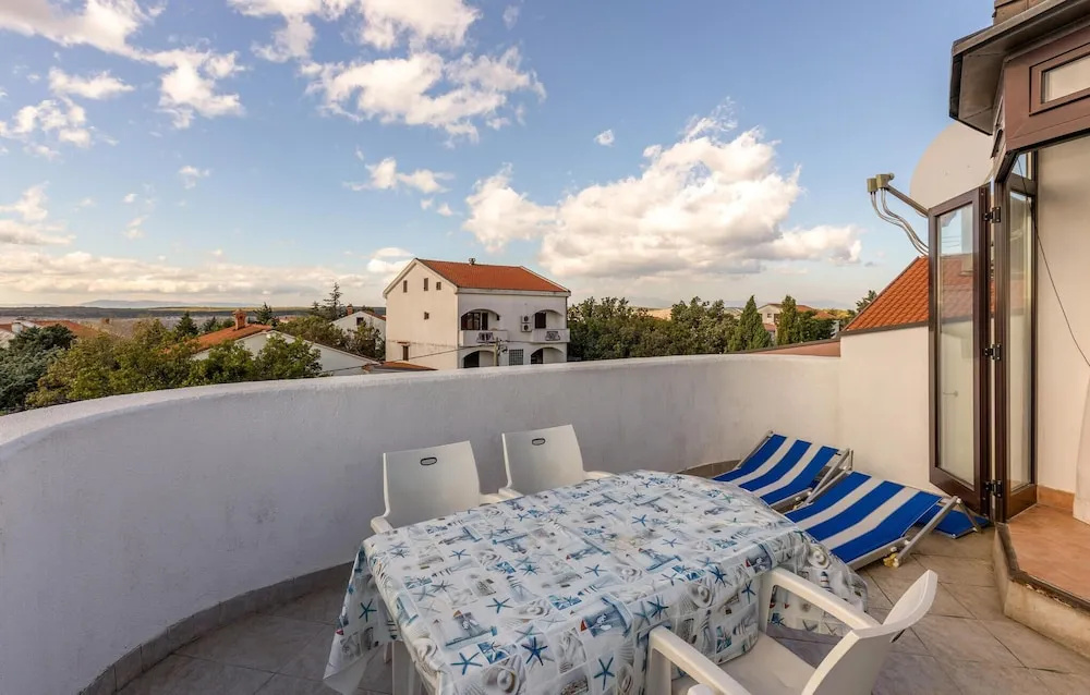 Amazing Home in Jadranovo With Wifi and 1 Bedrooms