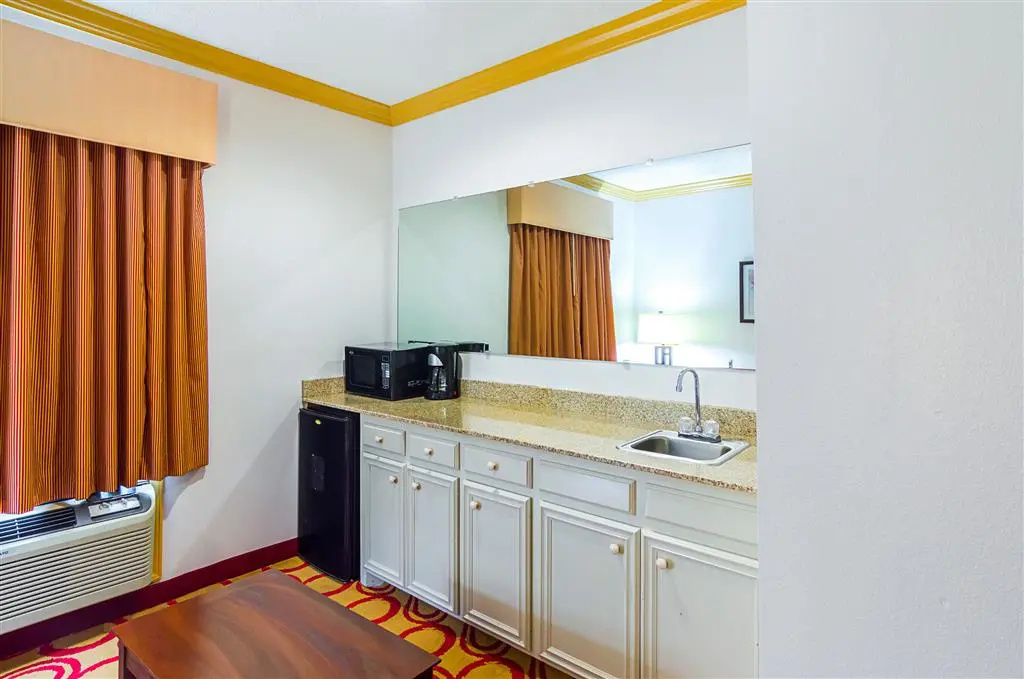 Quality Suites Lubbock Southwest