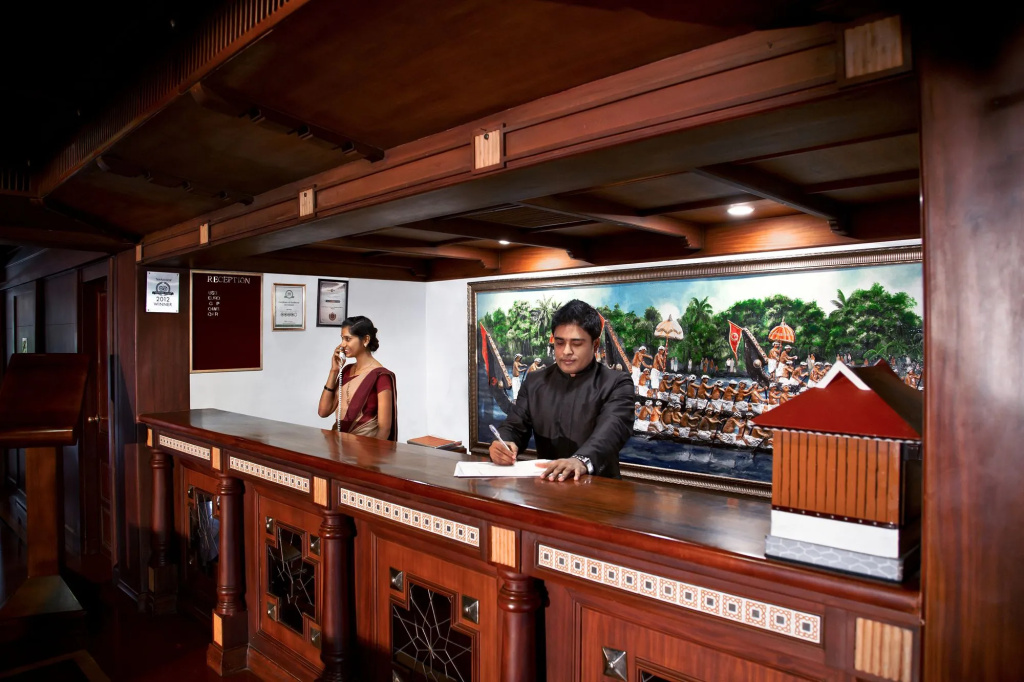 Sterling Lake Palace Alleppey
