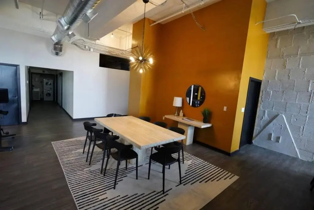 3E *New* Huge! Spacious 3 Bedroom in Oakland that sleeps 12!