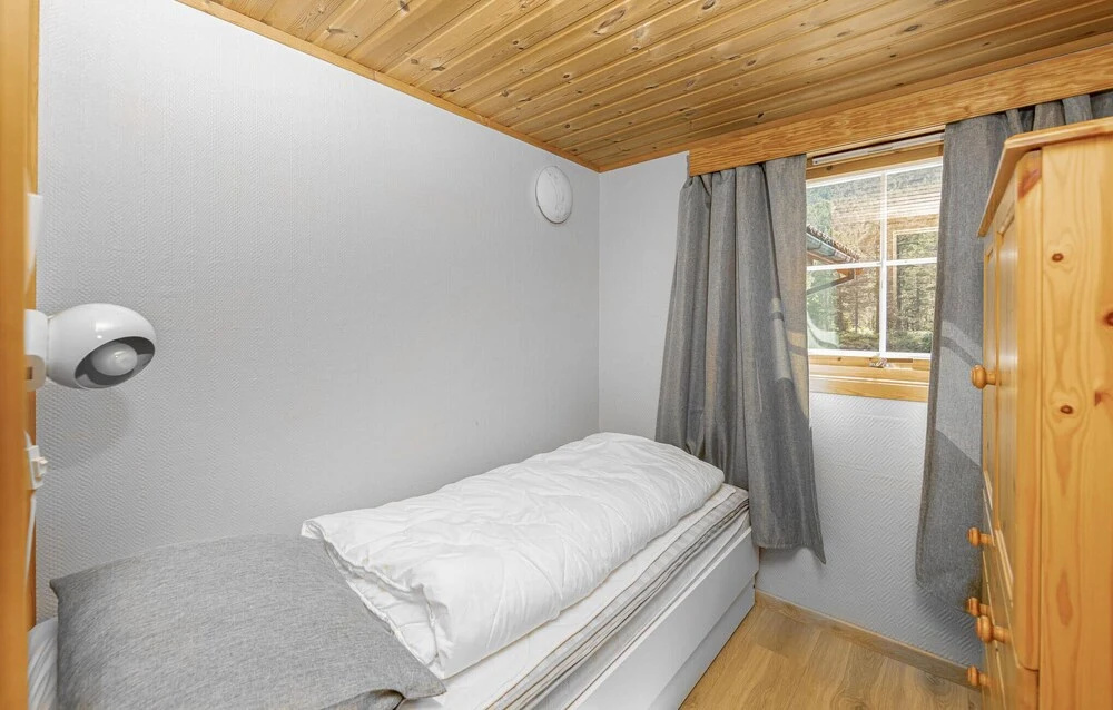 3 Bedroom Amazing Home In Sandane