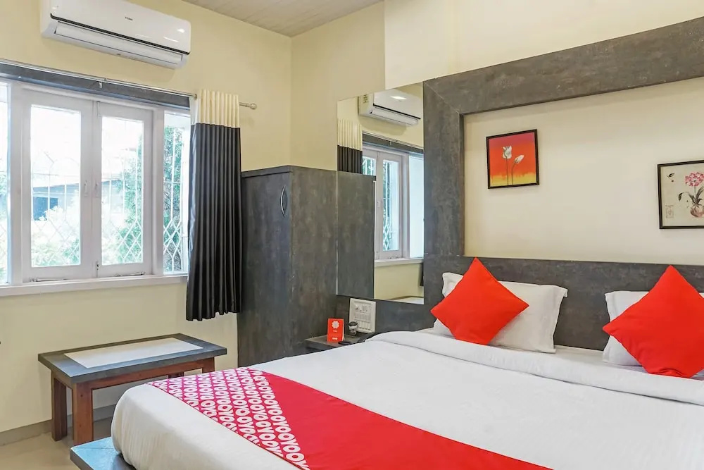 Summer Palace By OYO Rooms