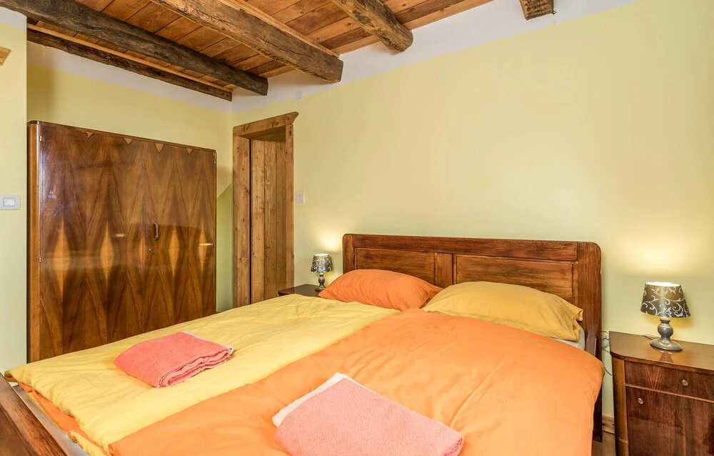 Nice Home in Veprinac with Outdoor Swimming Pool, Hot Tub & 5 Bedrooms