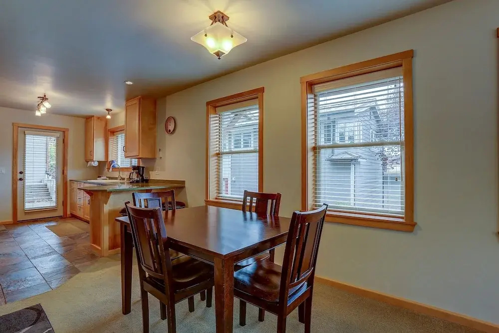 Hutson's Hideaway 1 Bedroom Apts by Redawning
