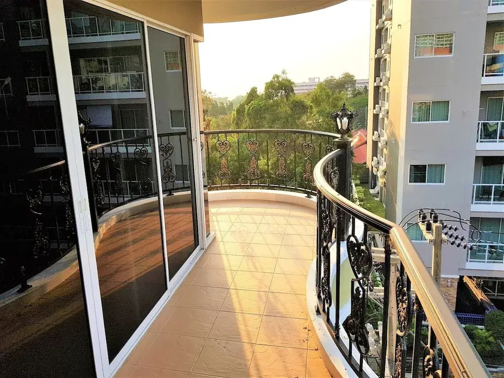 Pratumnak 1 bed With sea View at Siam Oriental Twins