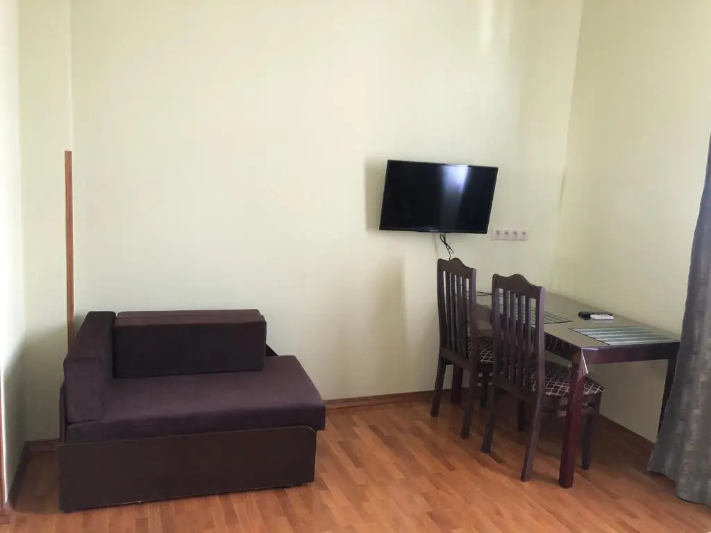 Lora Guesthouse