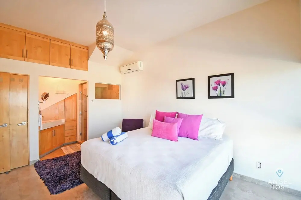 Condos with Spectacular Views & Pool Onsite