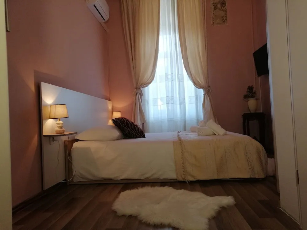 Sun City Boutique Rooms